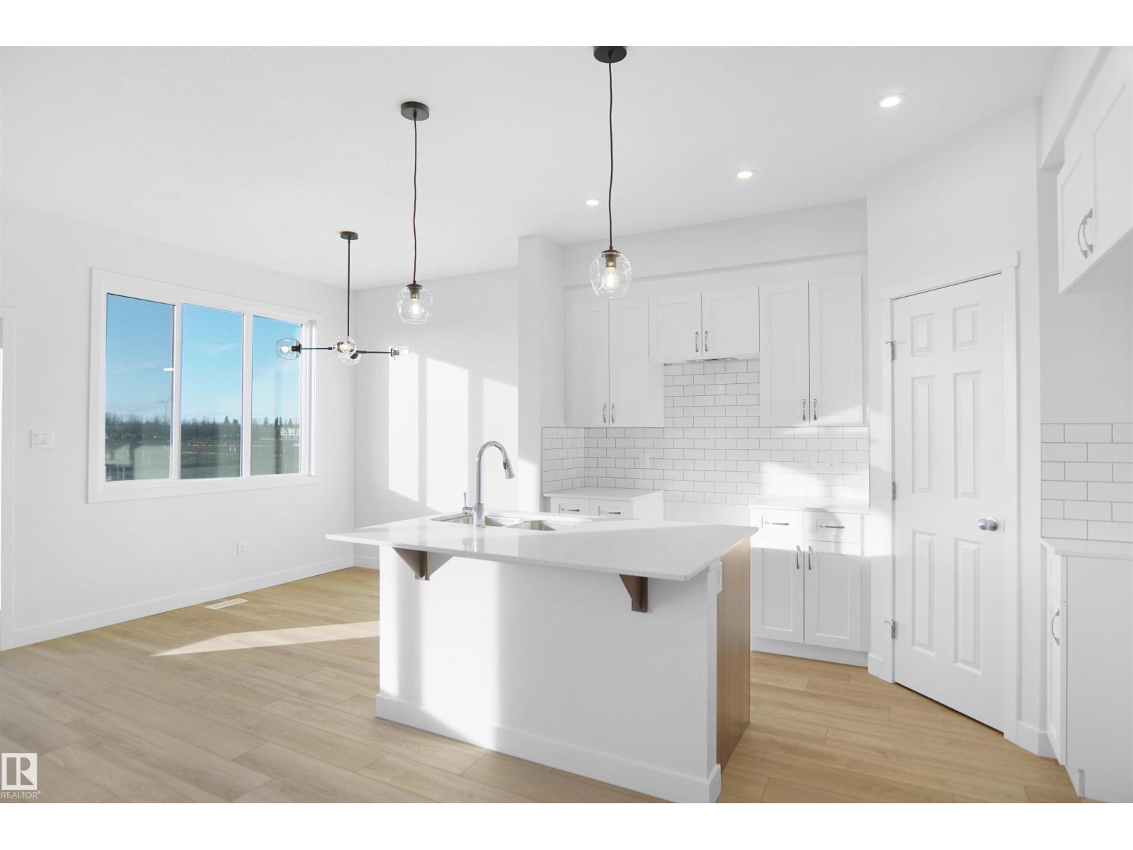 8448 183 AV NW, Edmonton