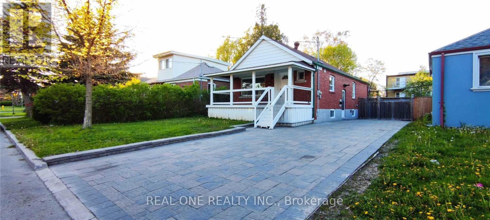 Listing photo of LOWER - 42 CADILLAC AVENUE
