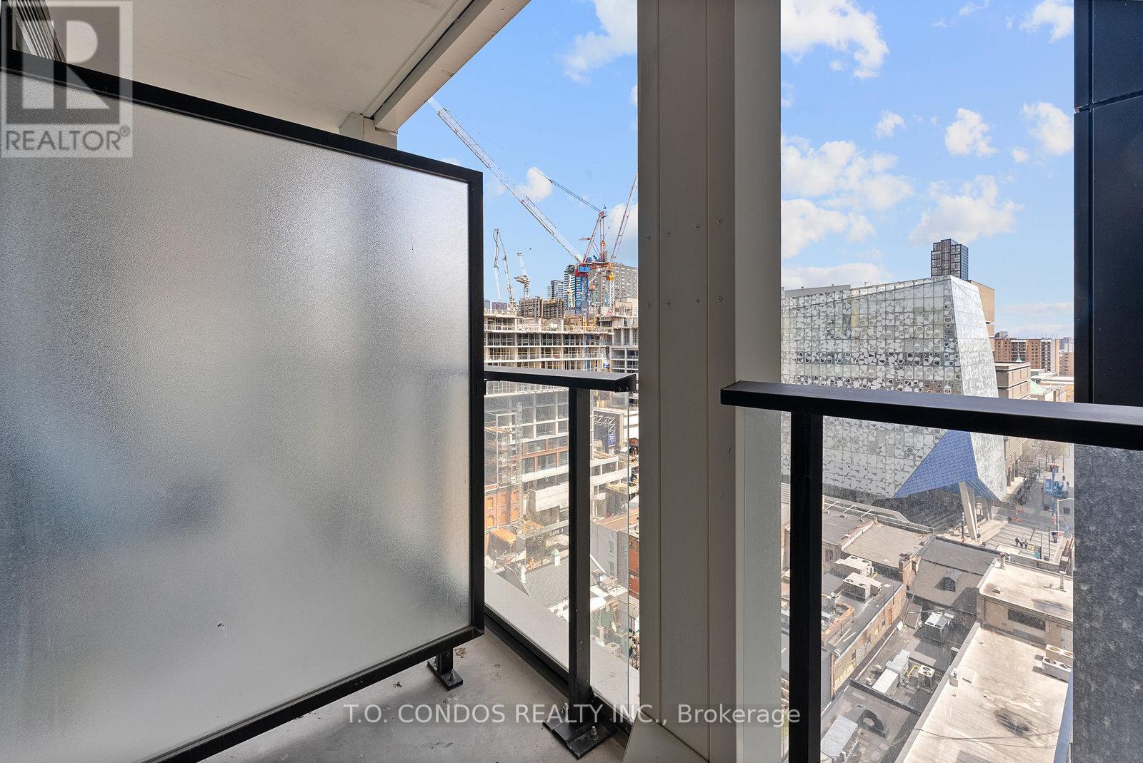 #1019 20 EDWARD STREET - 20