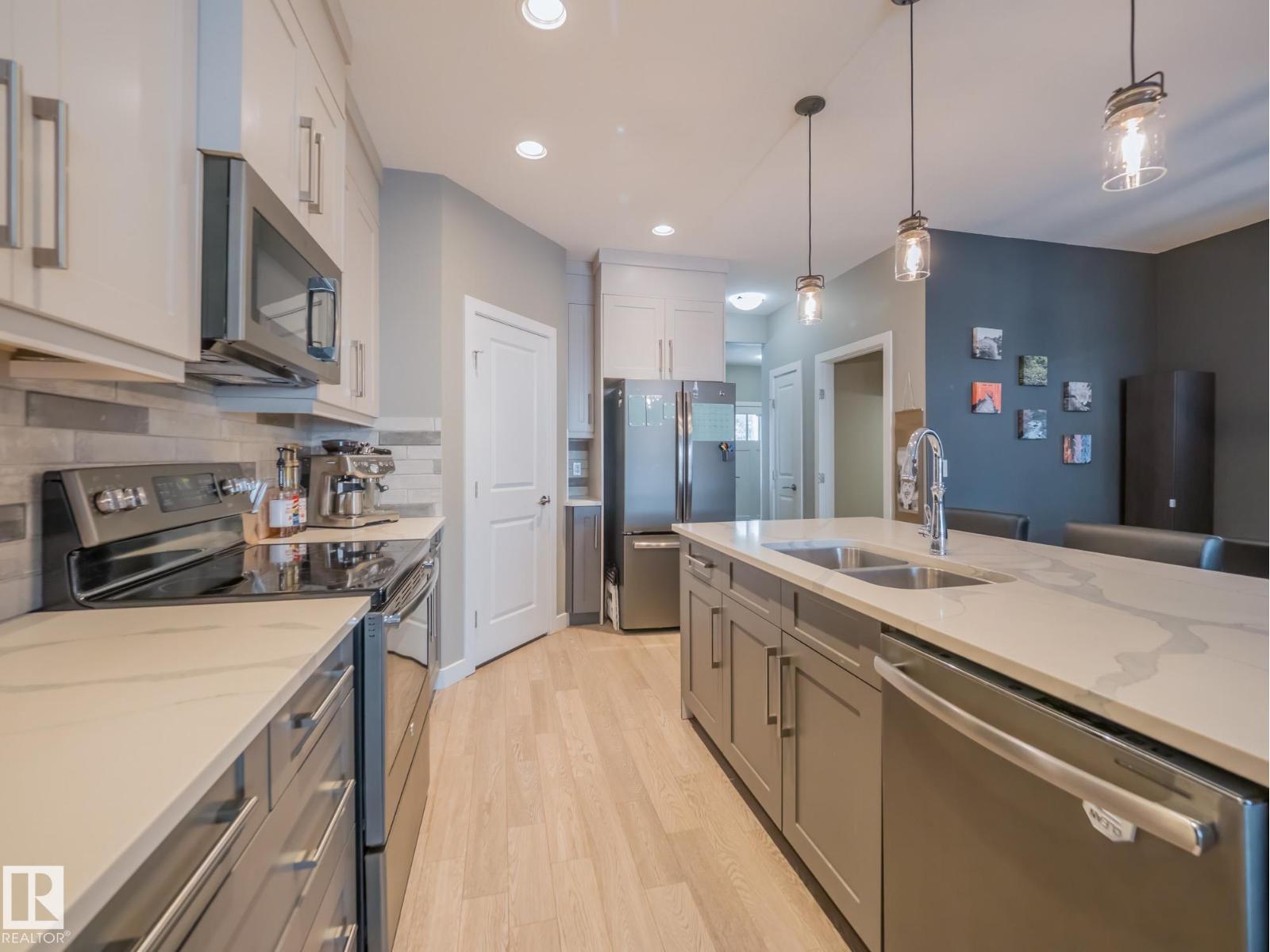 12137 103 ST NW, Edmonton