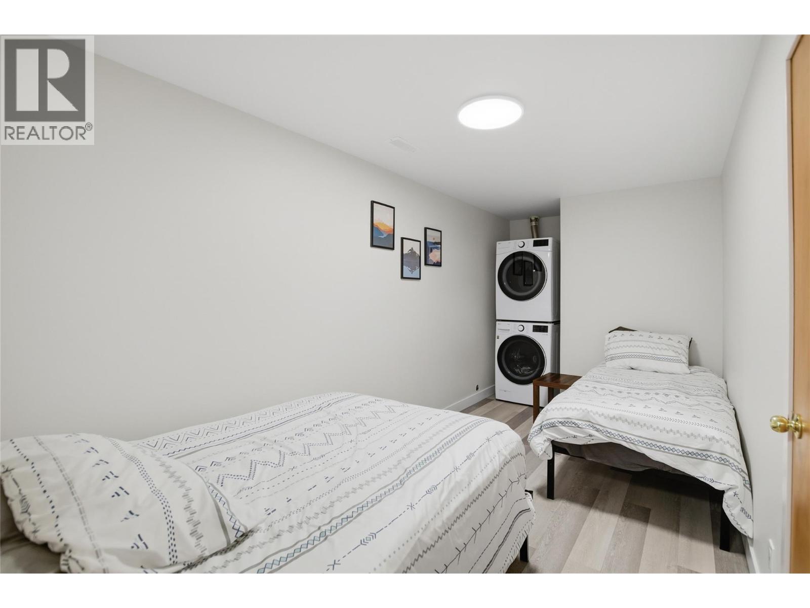 356 GLENEAGLES DRIVE - 41