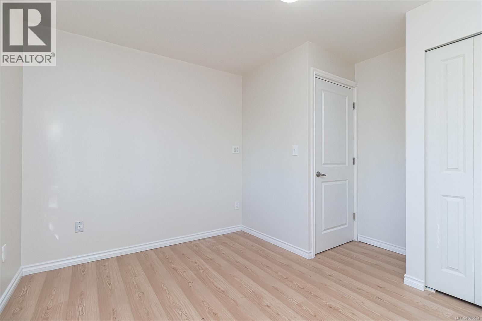 4040 Holland Ave - 34