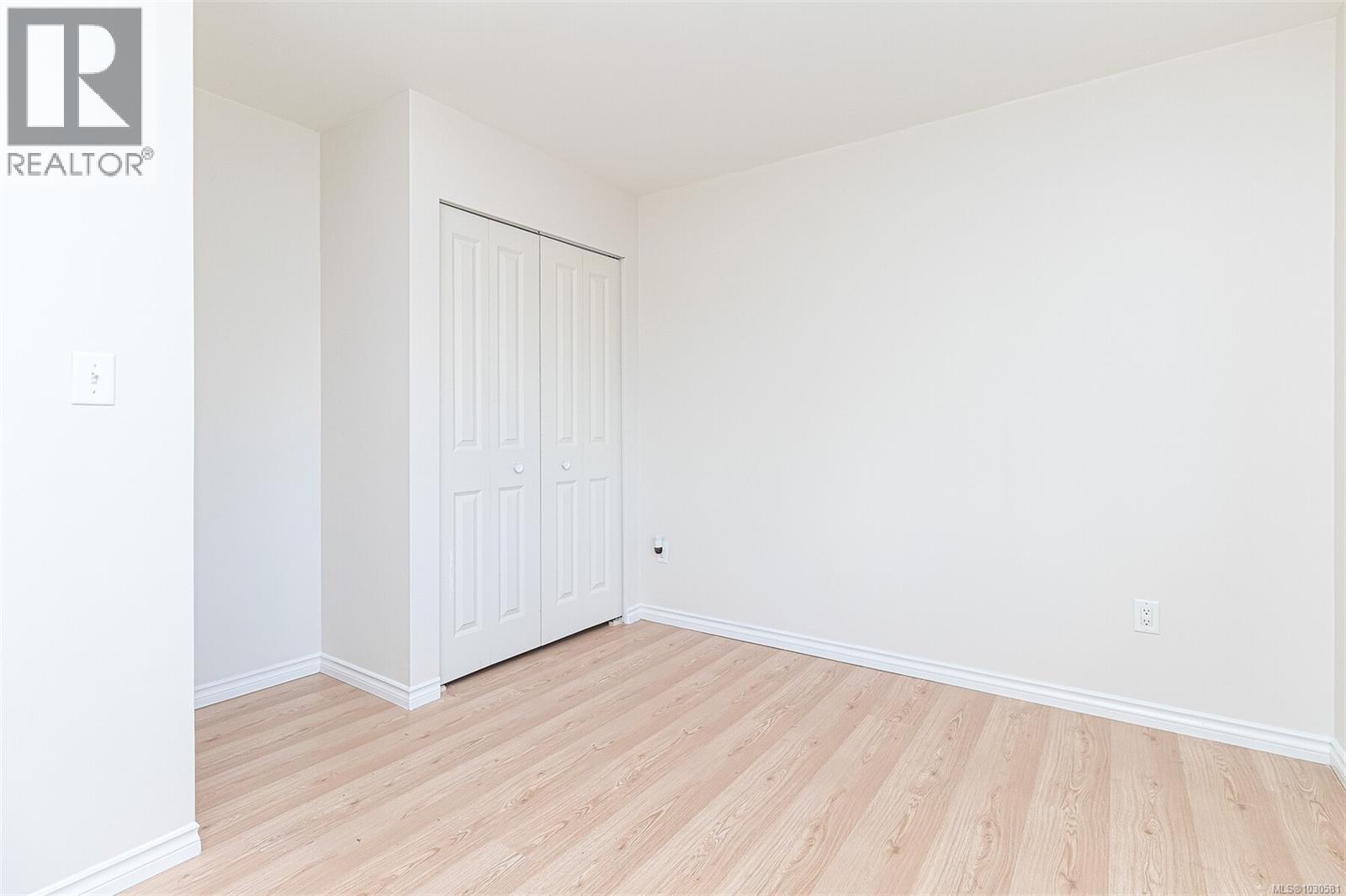 4040 Holland Ave - 32