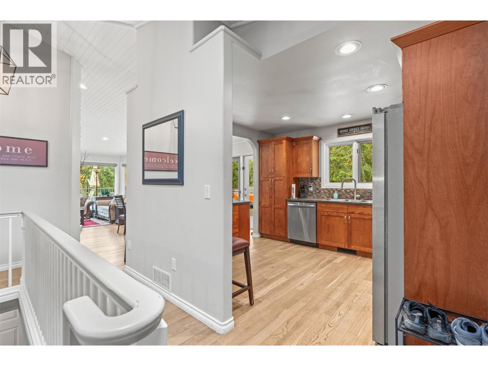 5615 East Vernon Road, Vernon