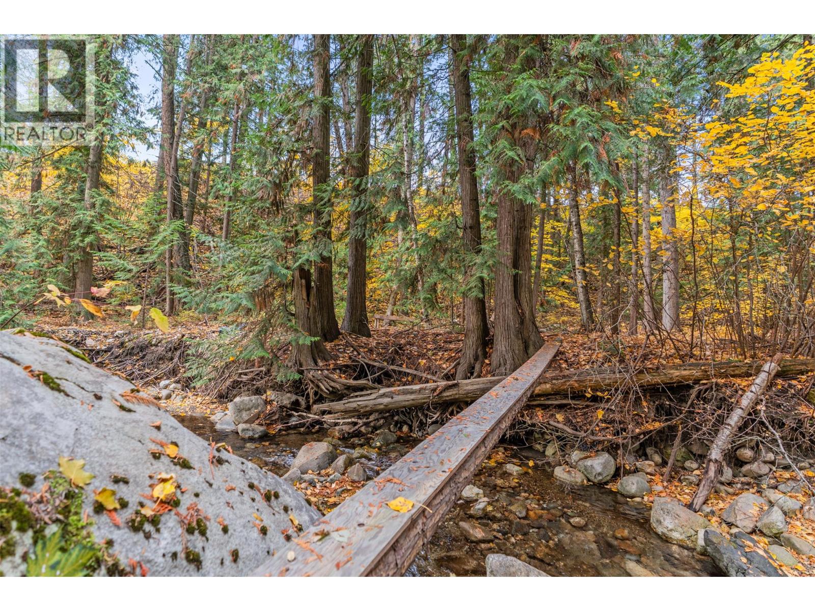 5615 East Vernon Road, Vernon