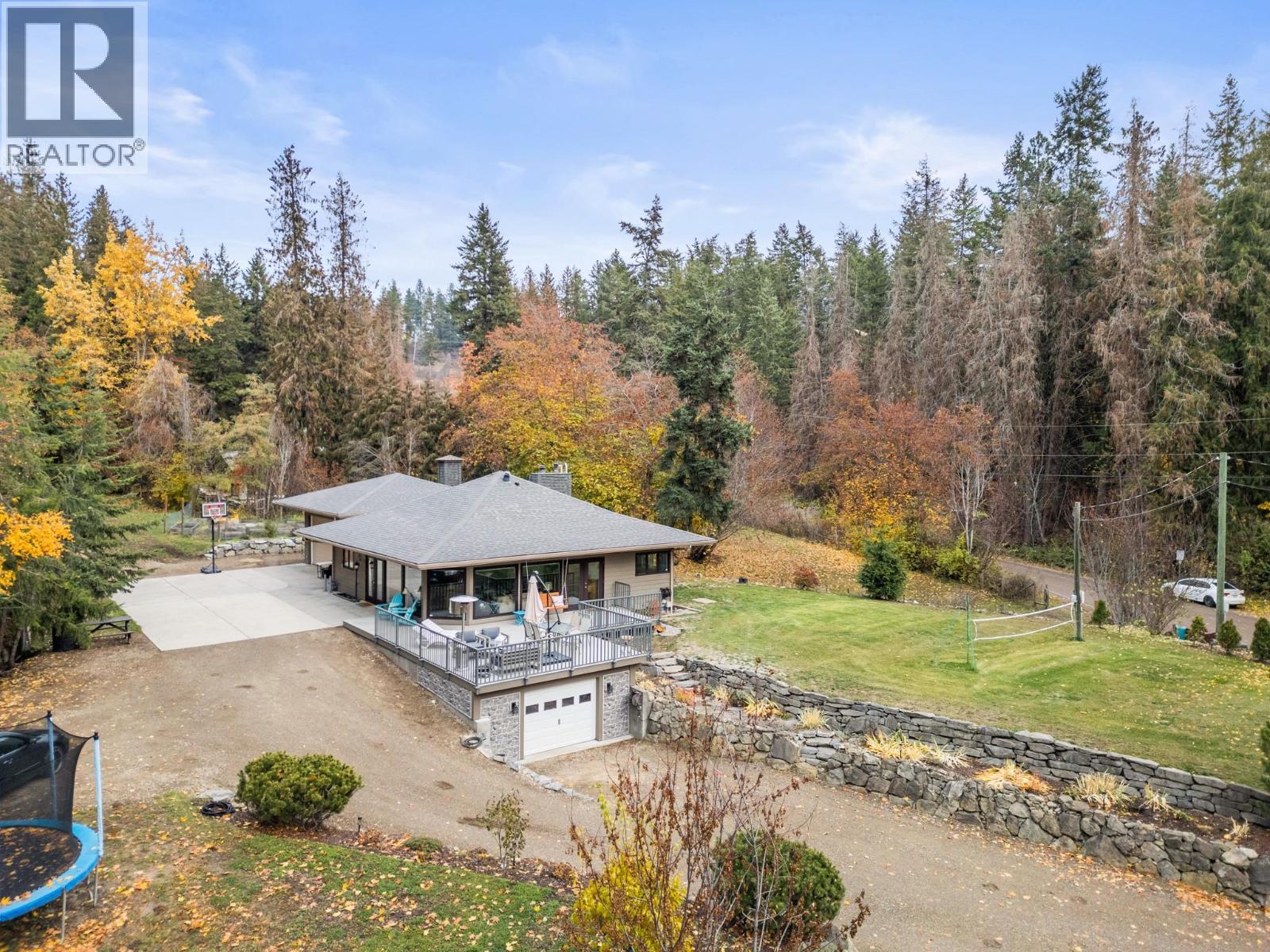 5615 East Vernon Road, Vernon