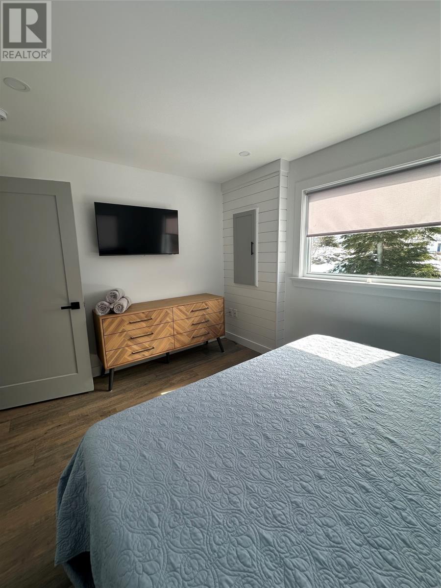 12 Churchill Avenue - 15