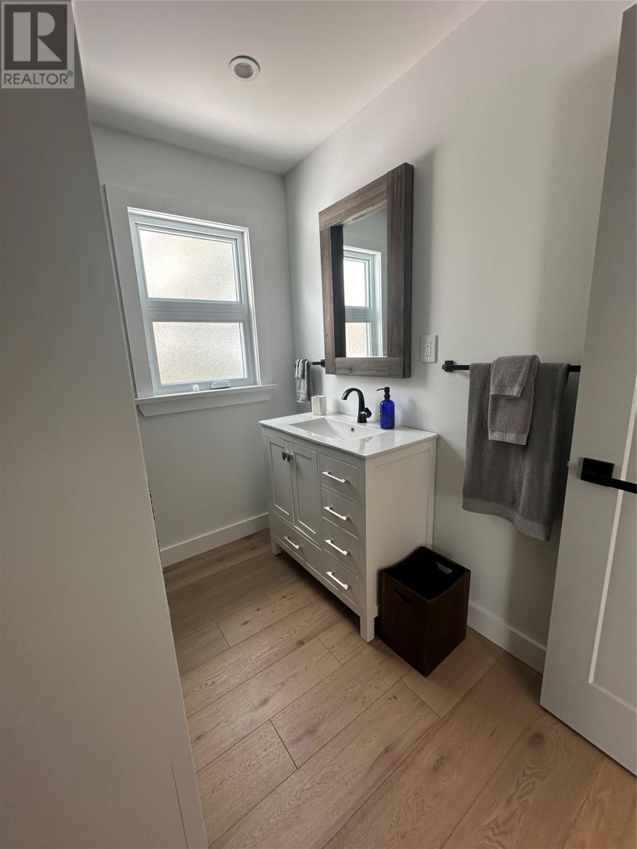 12 Churchill Avenue - Image 17