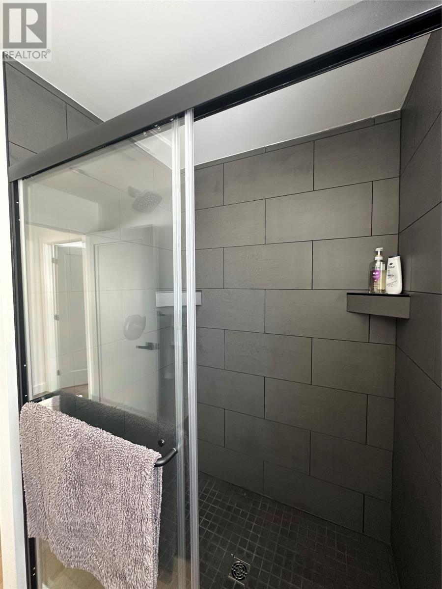12 Churchill Avenue - Image 19