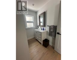 12 Churchill Avenue thumbnail 17