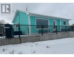 12 Churchill Avenue thumbnail 3