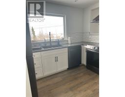 12 Churchill Avenue thumbnail 6