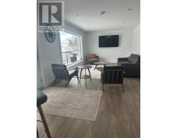 12 Churchill Avenue thumbnail 9