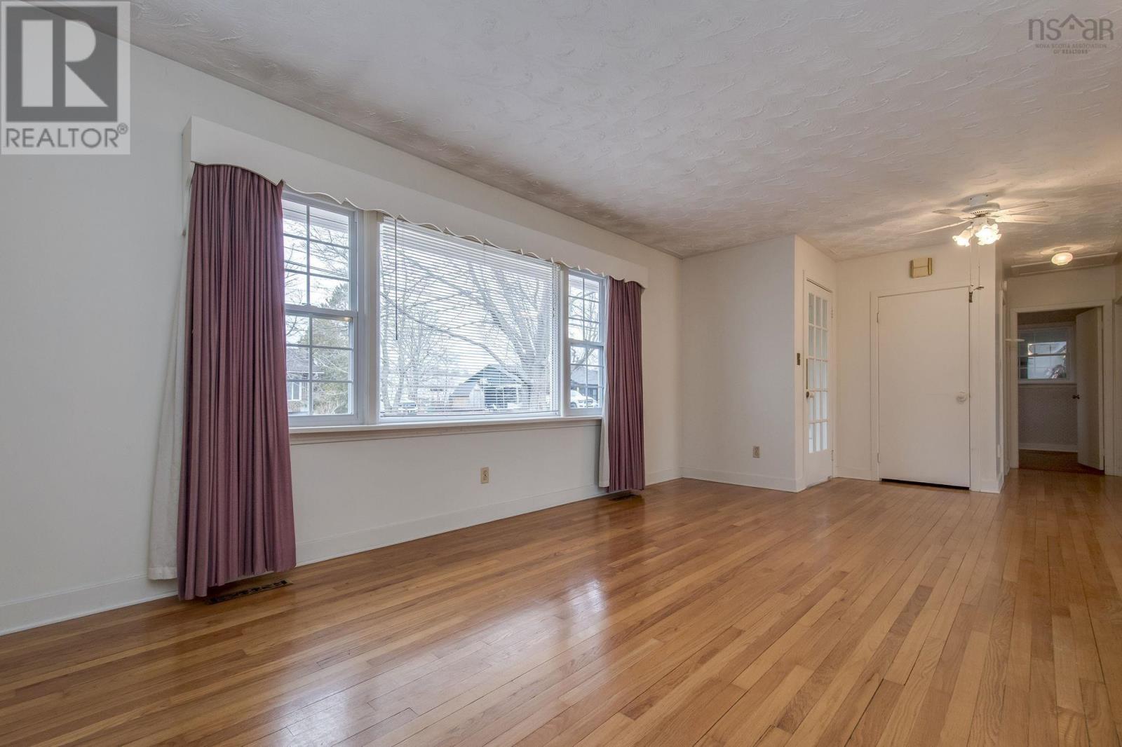 Property 11 of 40 of 30 Victoria Street