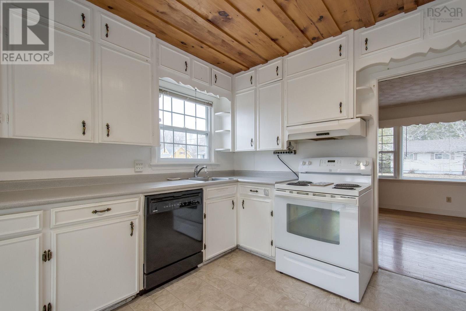 Property 14 of 40 of 30 Victoria Street