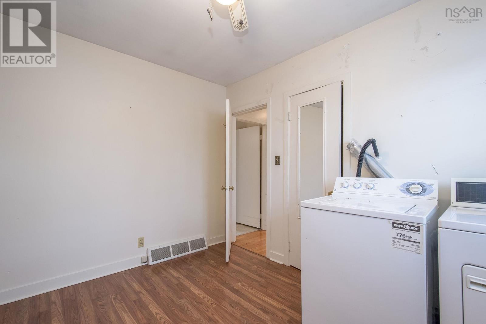 Property 21 of 40 of 30 Victoria Street