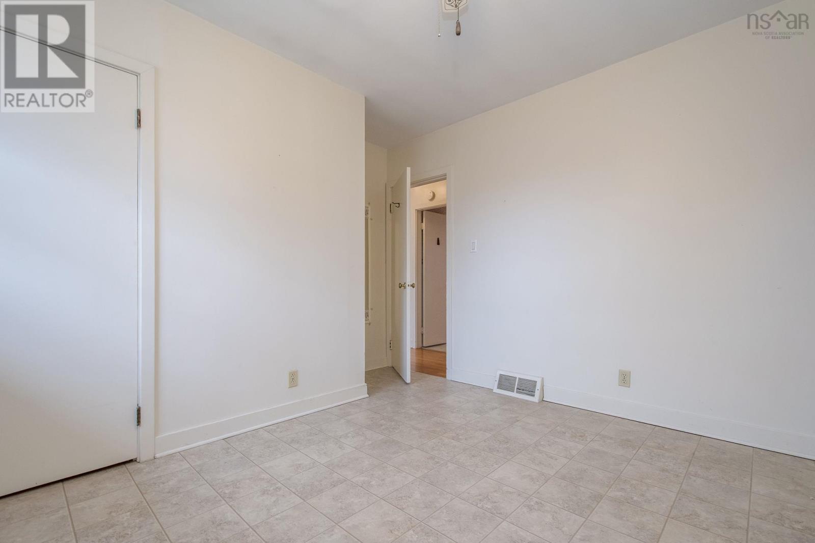 Property 27 of 40 of 30 Victoria Street