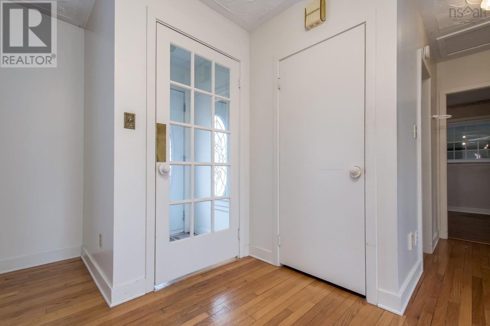 Property 7 of 40 of 30 Victoria Street