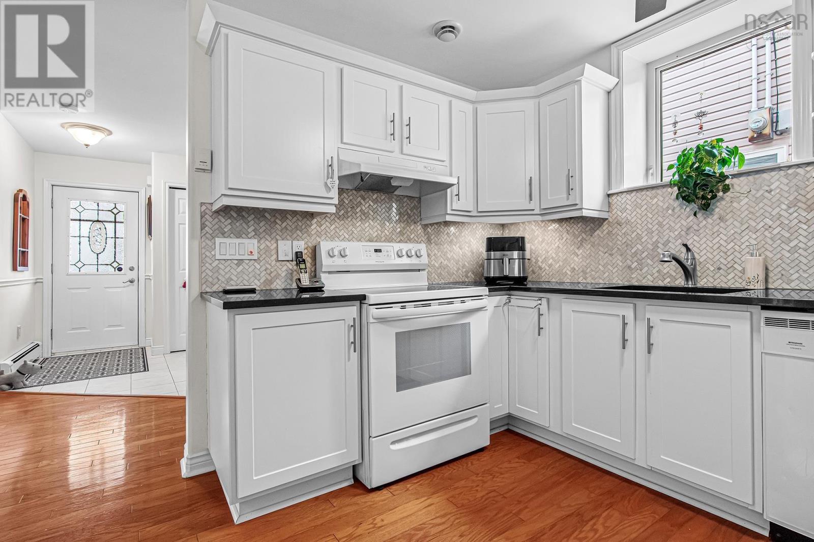 Property 23 of 35 of 60 Amin Street