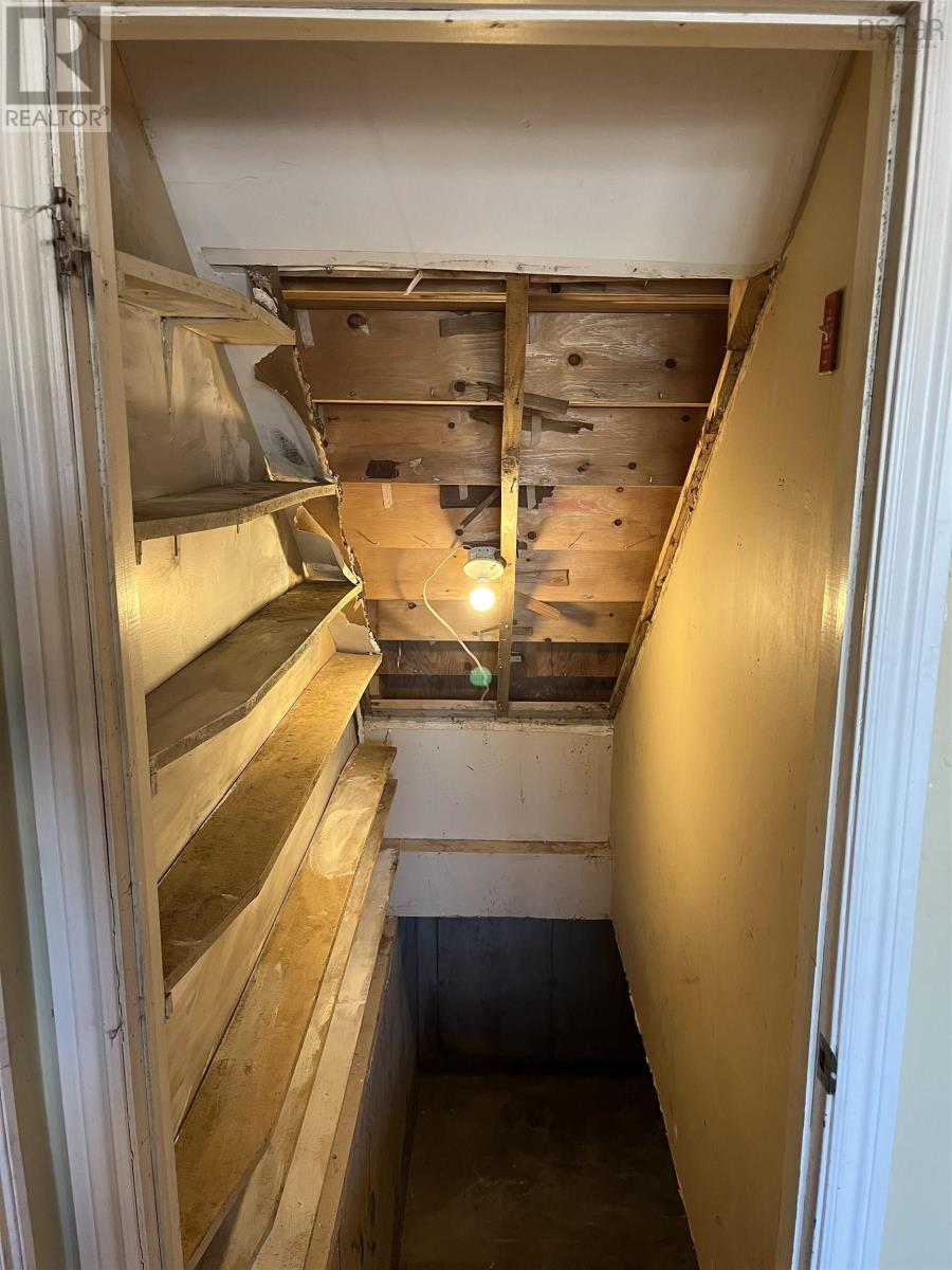 Property 19 of 48 of 974 Aurora Crescent