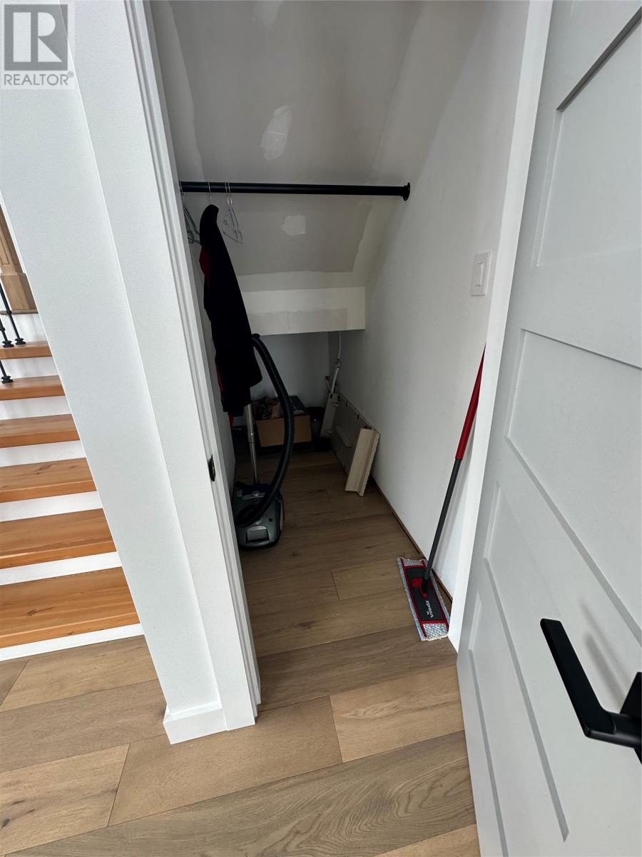 14 Churchill Avenue - 14