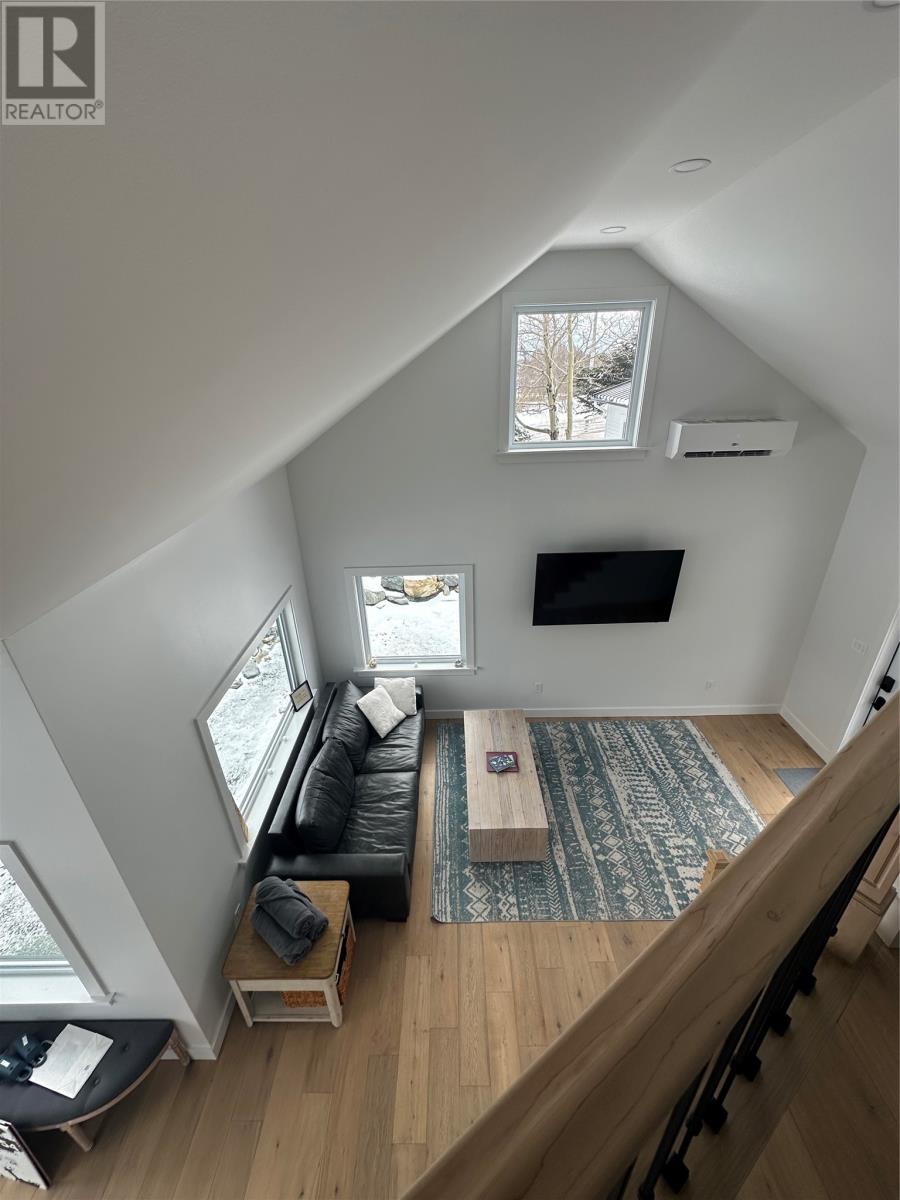 14 Churchill Avenue - 16