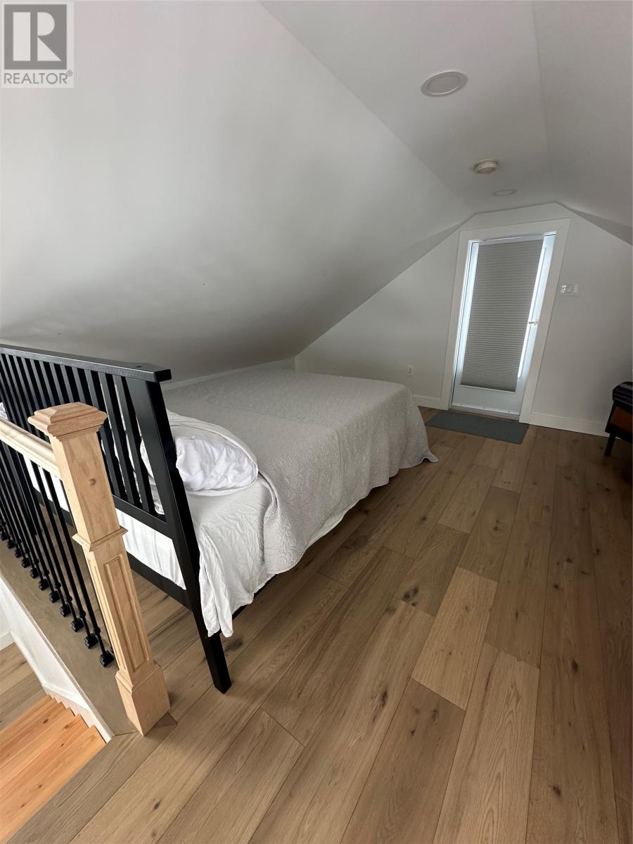 14 Churchill Avenue - 18
