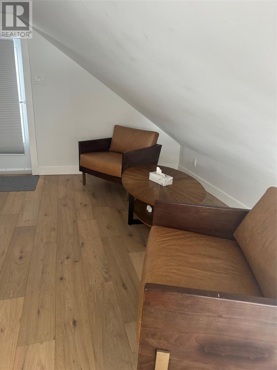 14 Churchill Avenue - 19