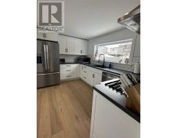 14 Churchill Avenue thumbnail 9