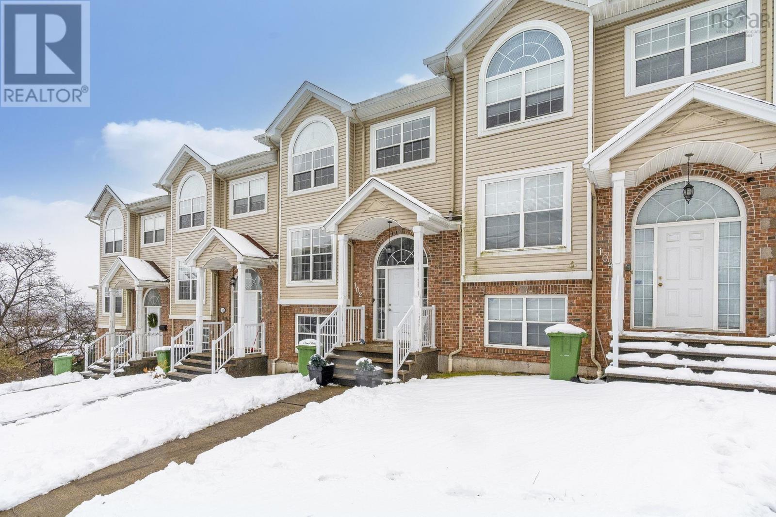 102 LARRY UTECK BOULEVARD - 44