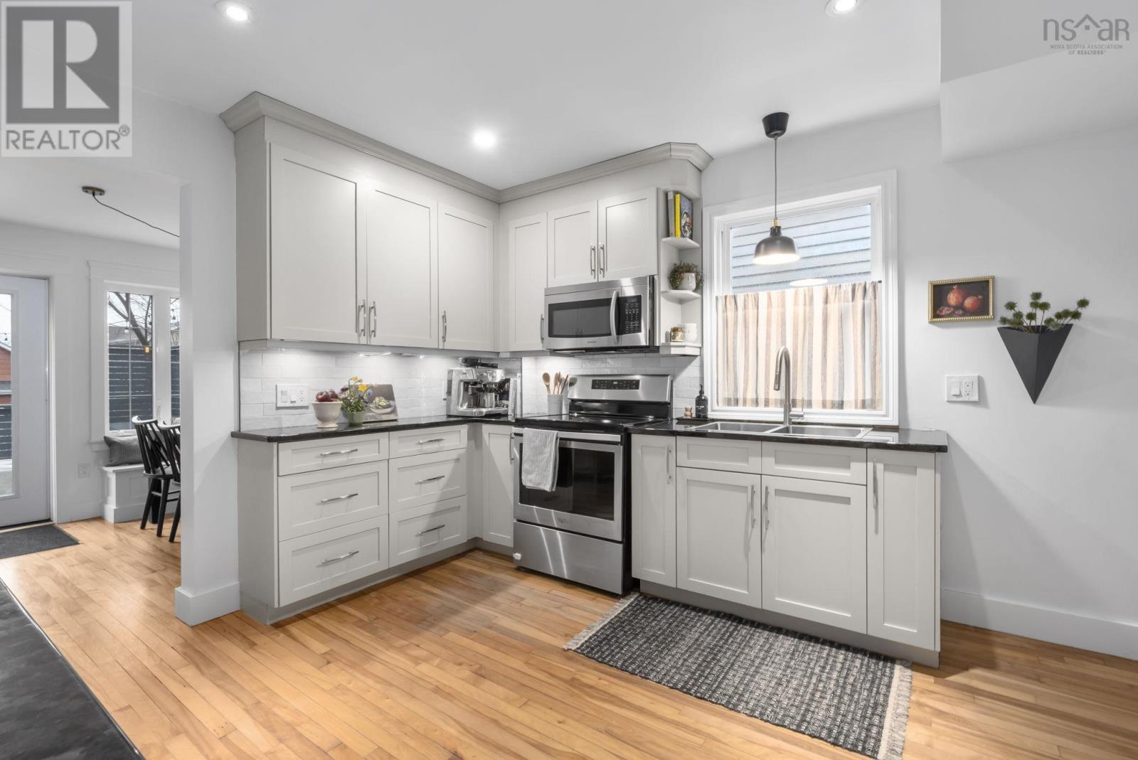 Property 13 of 49 of 2582 Elm Street