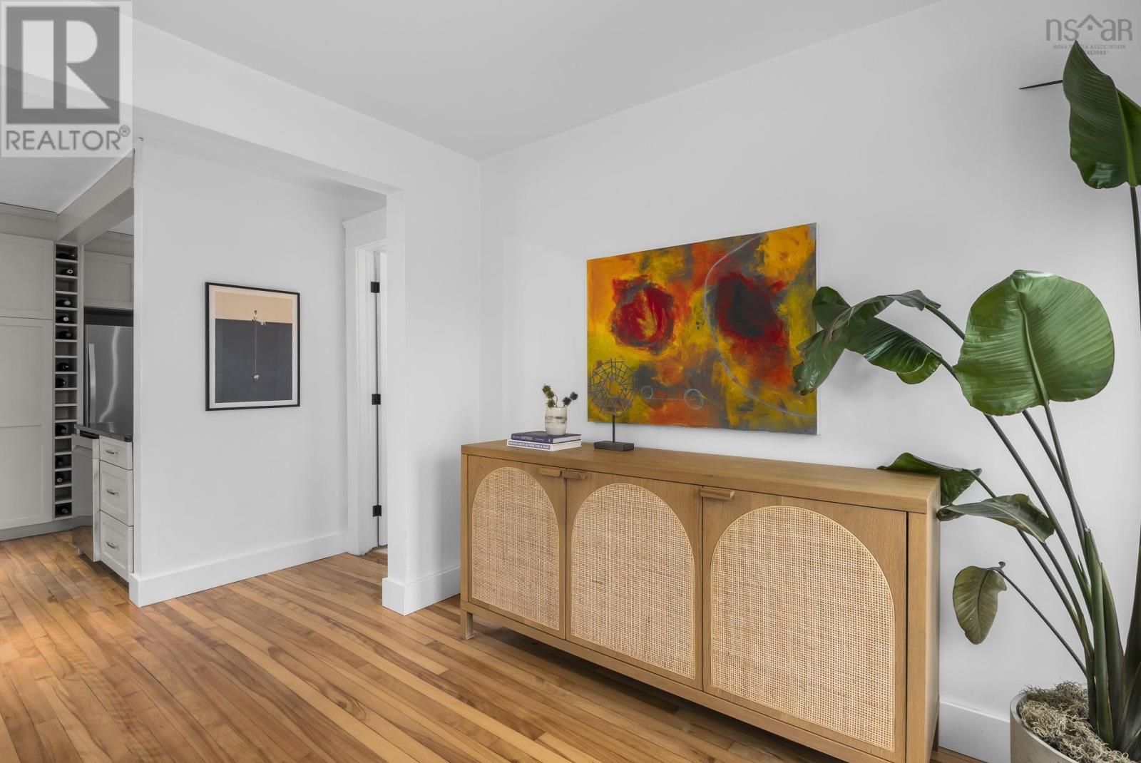 Property 25 of 49 of 2582 Elm Street