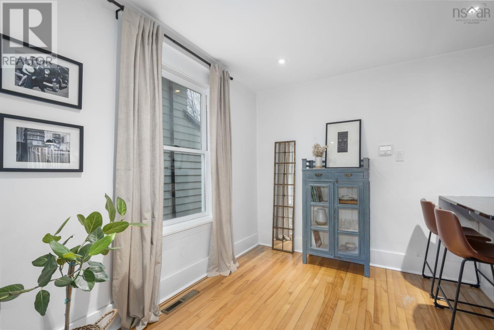 Property 8 of 49 of 2582 Elm Street