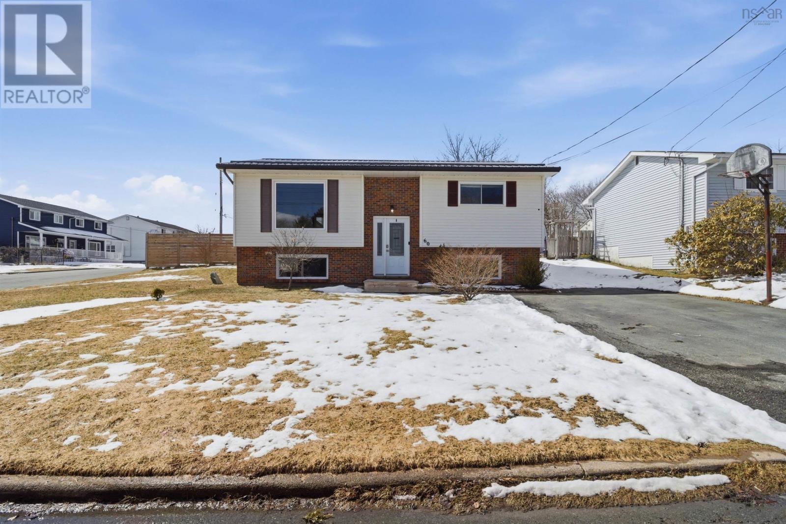 60 La Pierre Crescent
