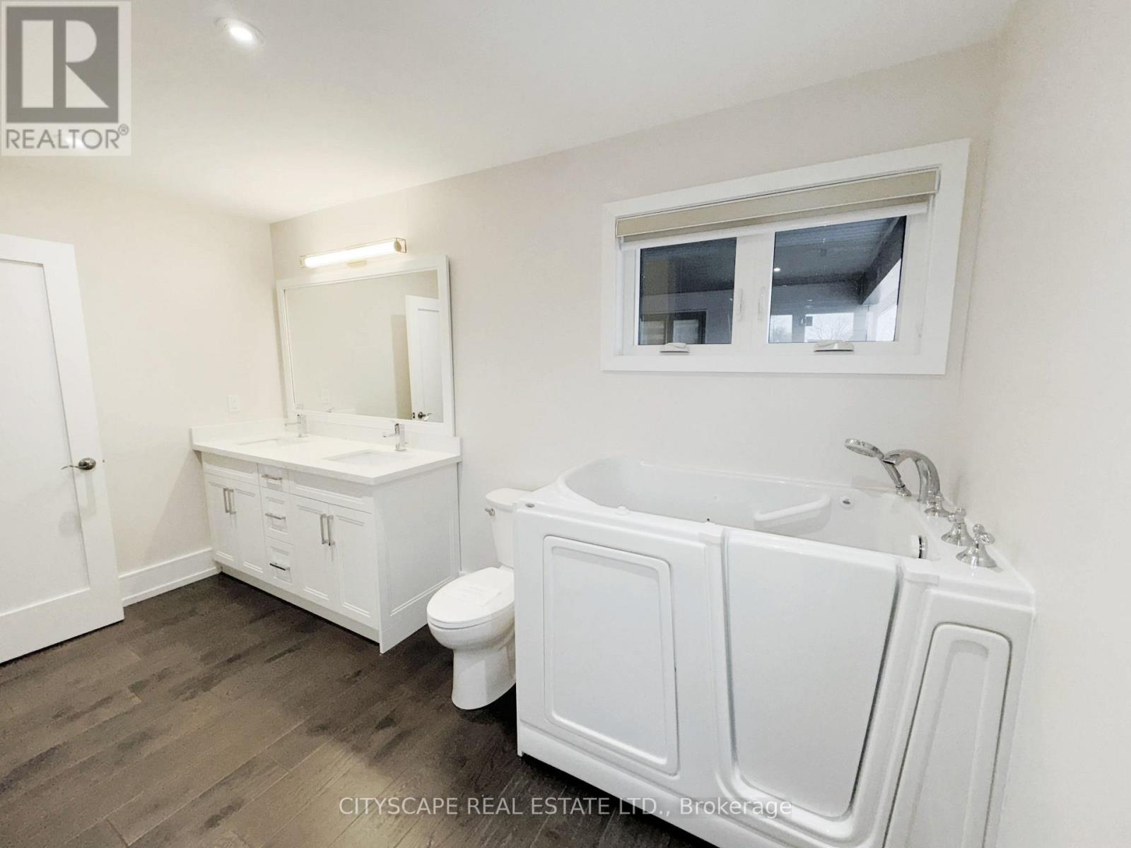 204 MARY STREET - 27