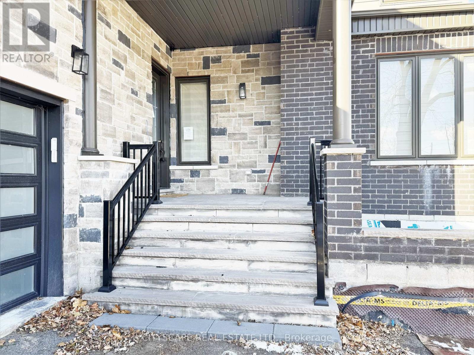 204 MARY STREET - 3