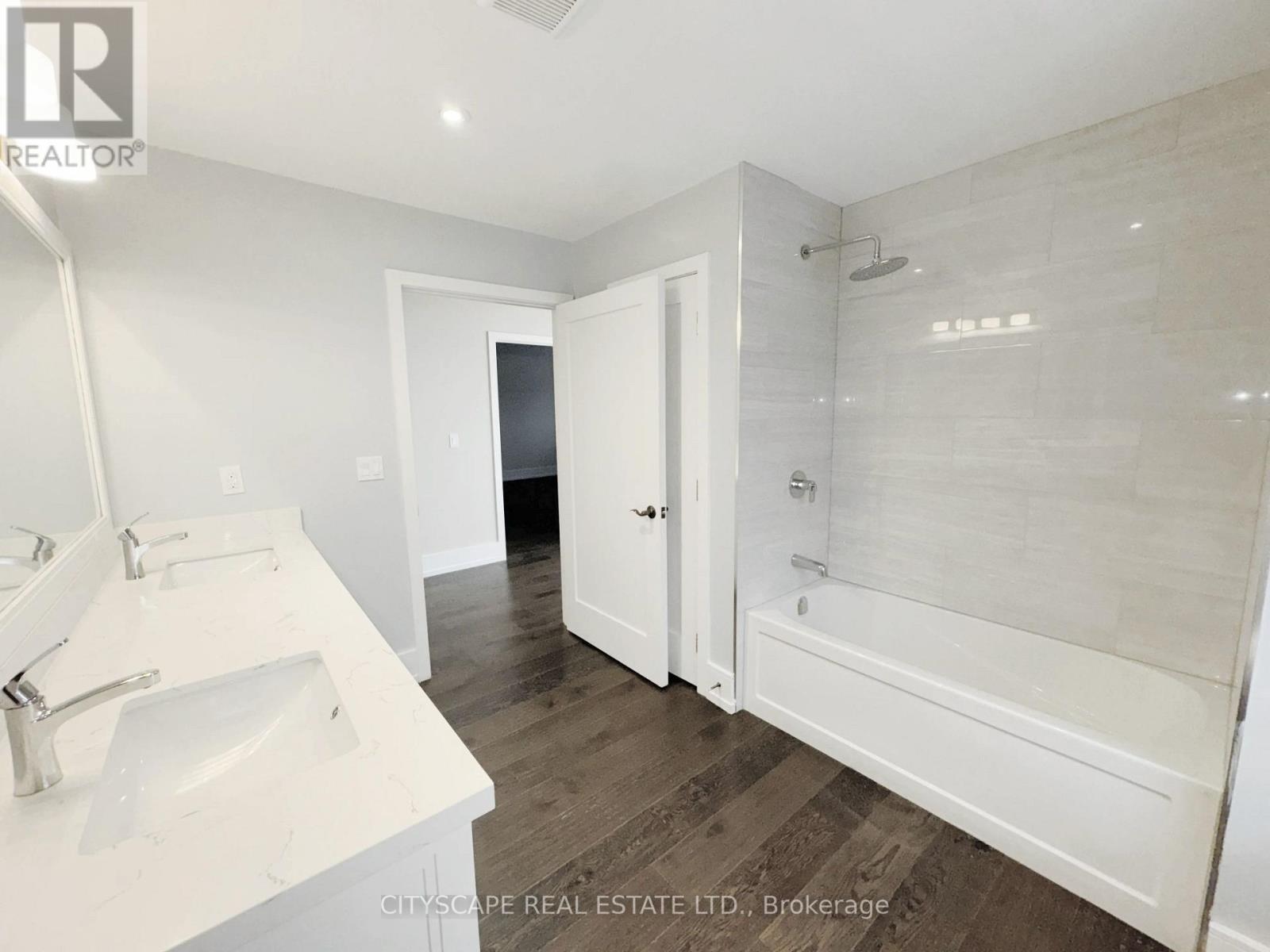 204 MARY STREET - 36