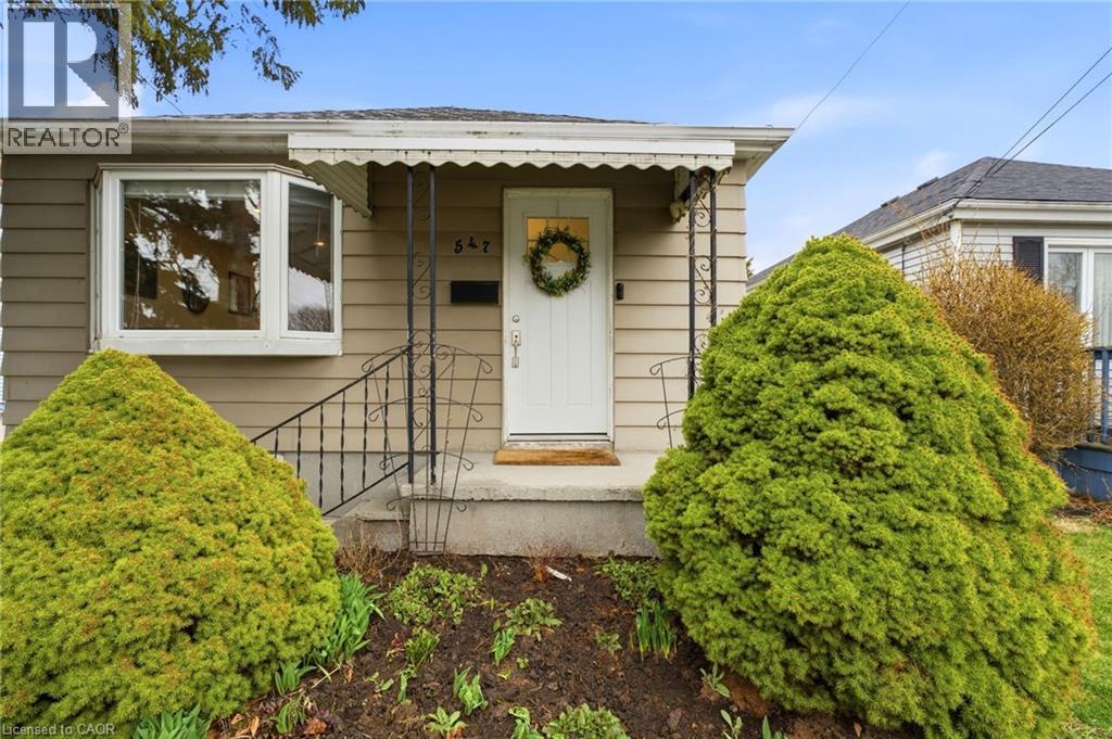 547 COCHRANE Road - 2