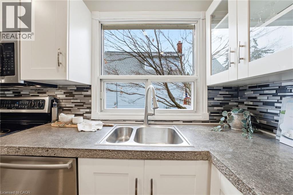 547 COCHRANE Road - 8