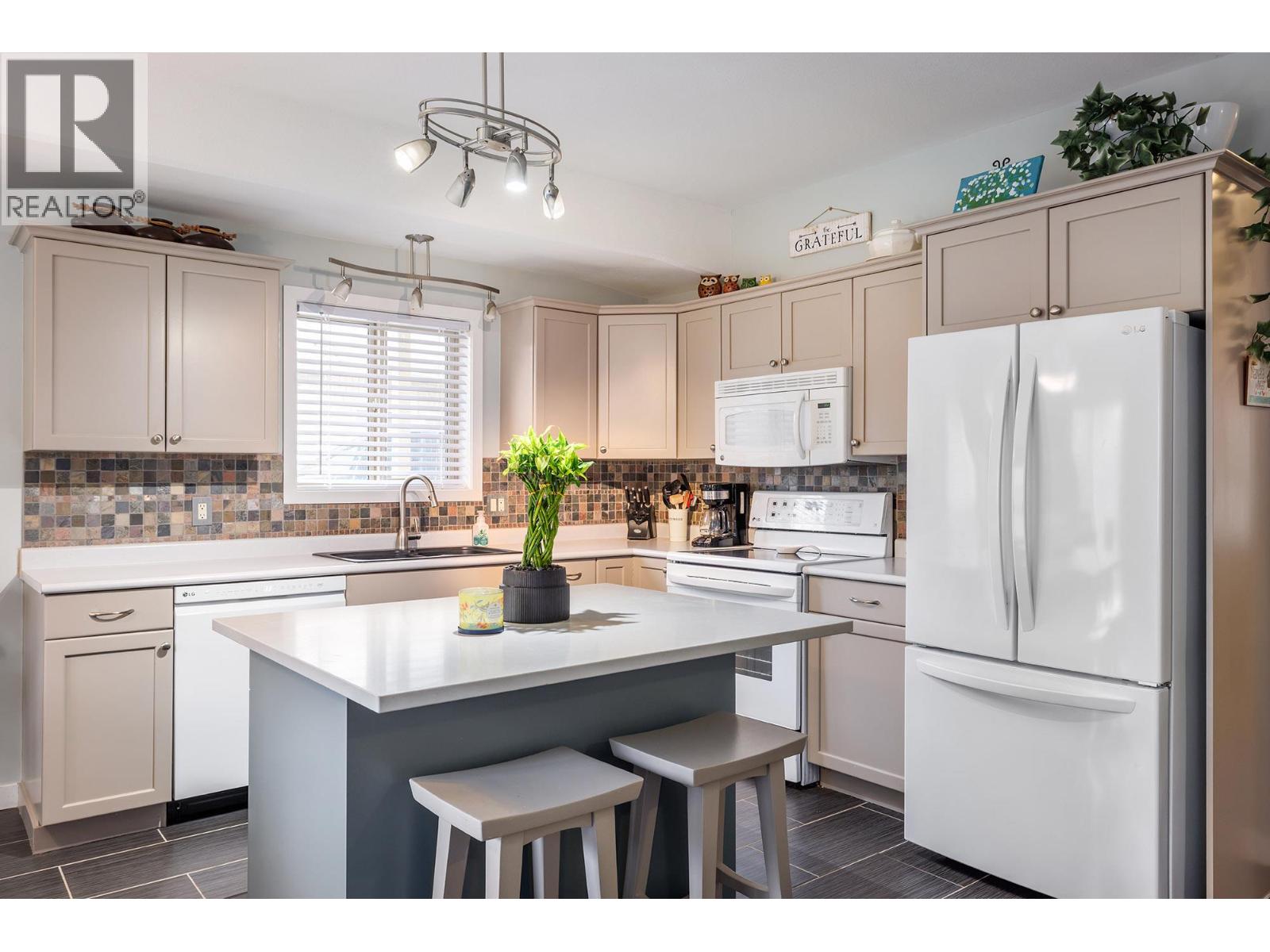 9 3339 Clement Road, Lake Country