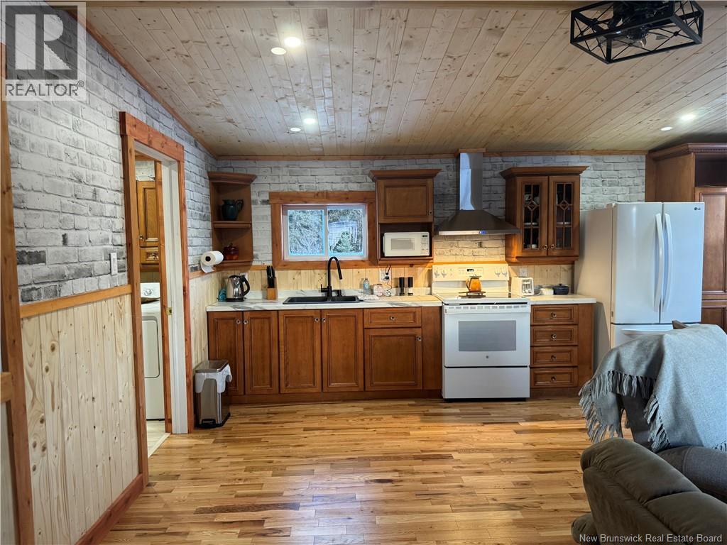 64 Baseline Road - Image 13