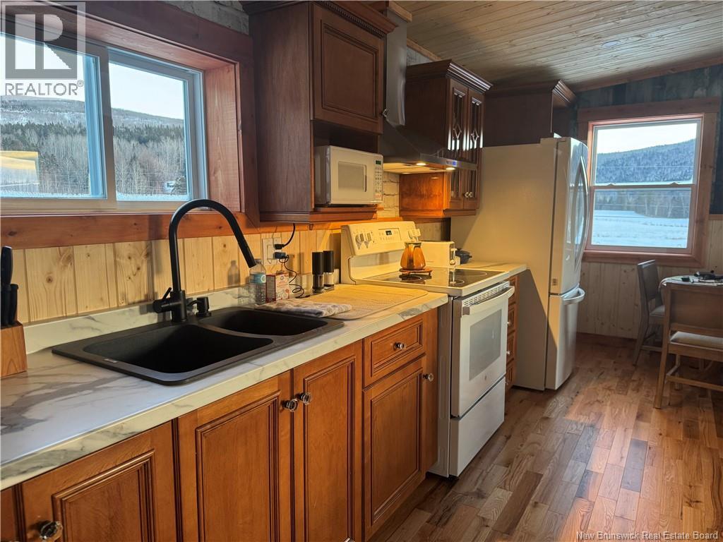 64 Baseline Road - Image 15