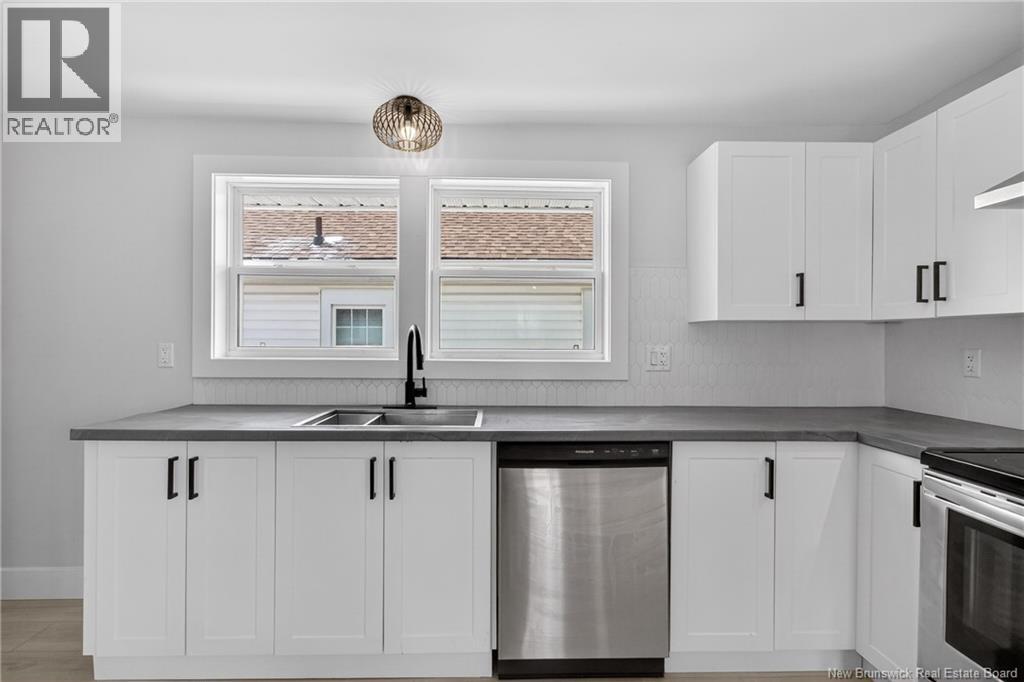 6 Kenmore Drive - 17