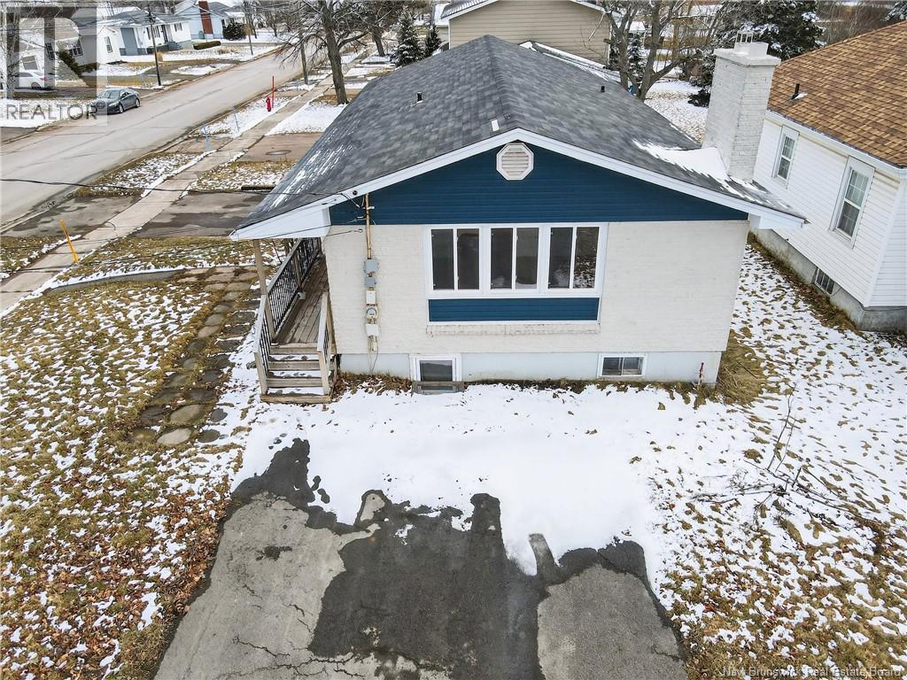 6 Kenmore Drive - Image 2