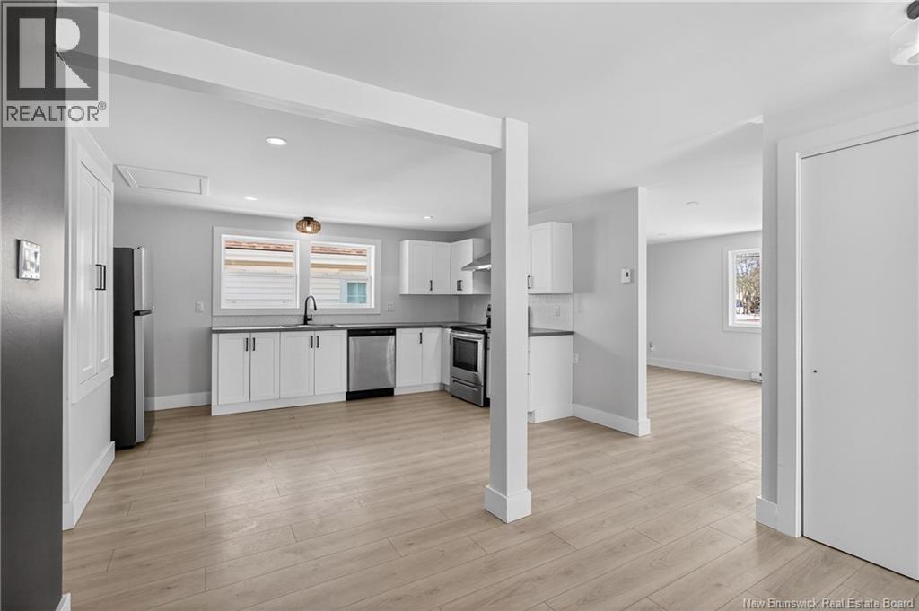 6 Kenmore Drive - 35