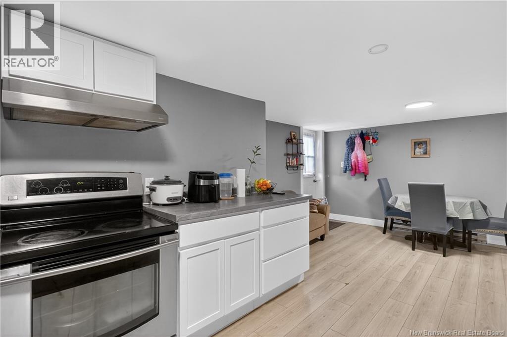 6 Kenmore Drive - 38
