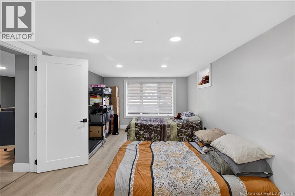 6 Kenmore Drive - 41