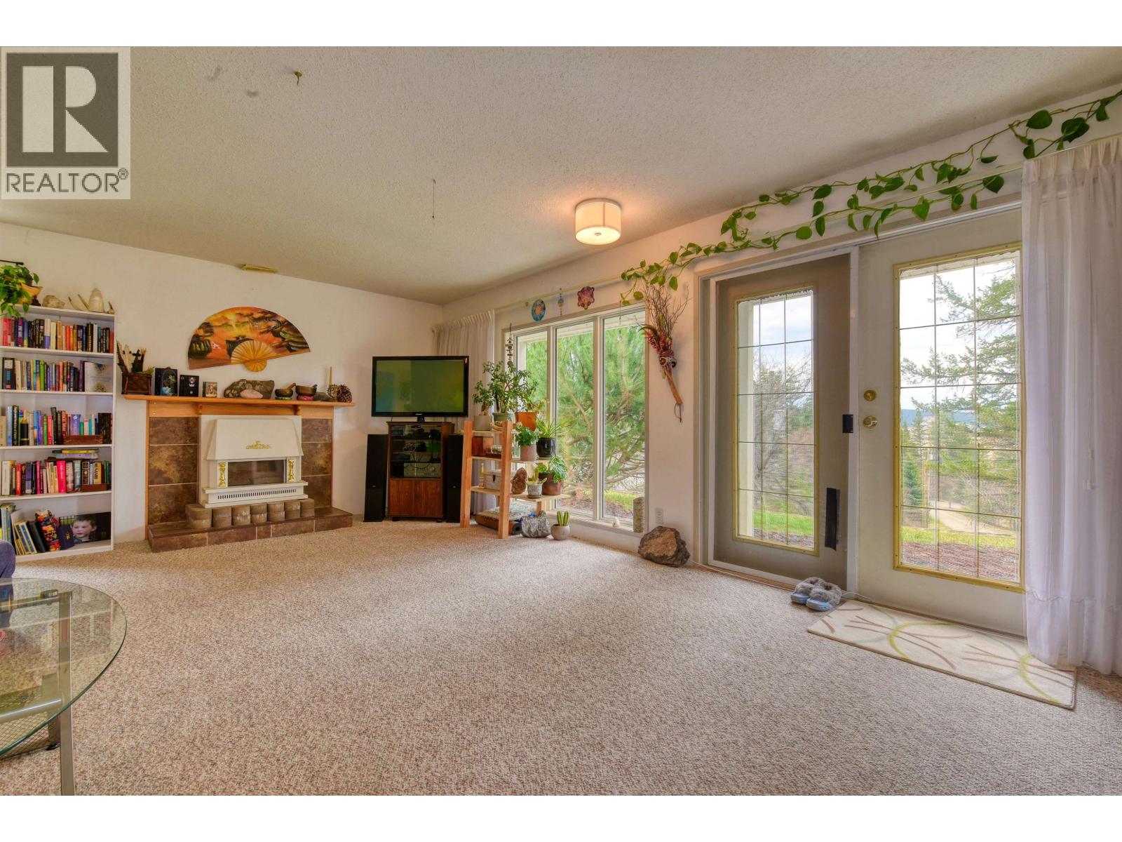 311 LEXINGTON ROAD - 17