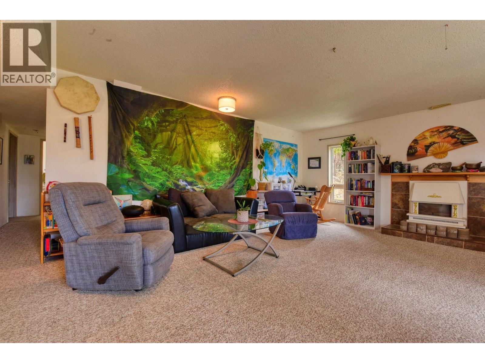 311 LEXINGTON ROAD - 18