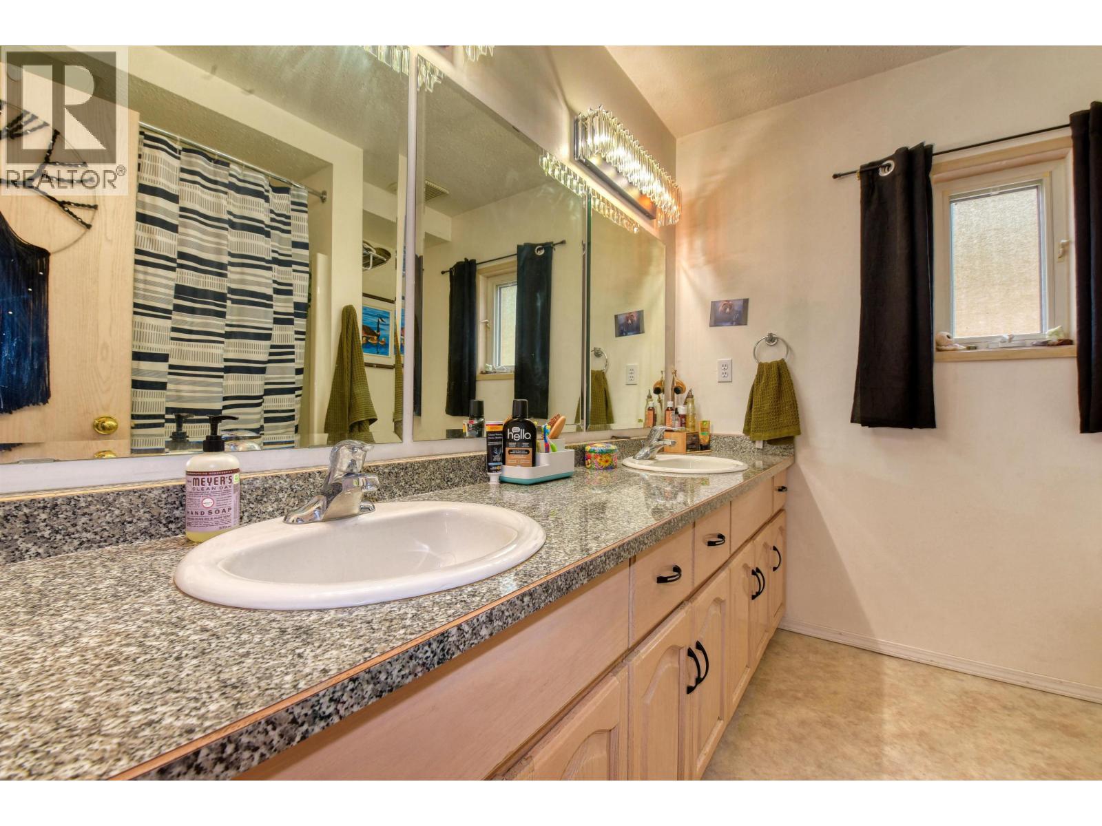 311 LEXINGTON ROAD - 21